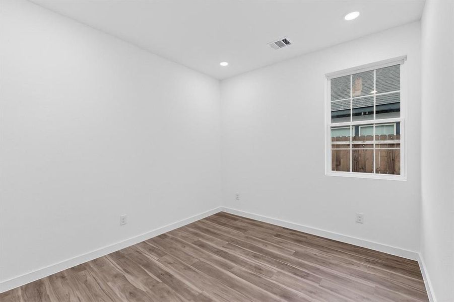 Spacious, unfurnished interior of a new home in , Dallas (Image 12).