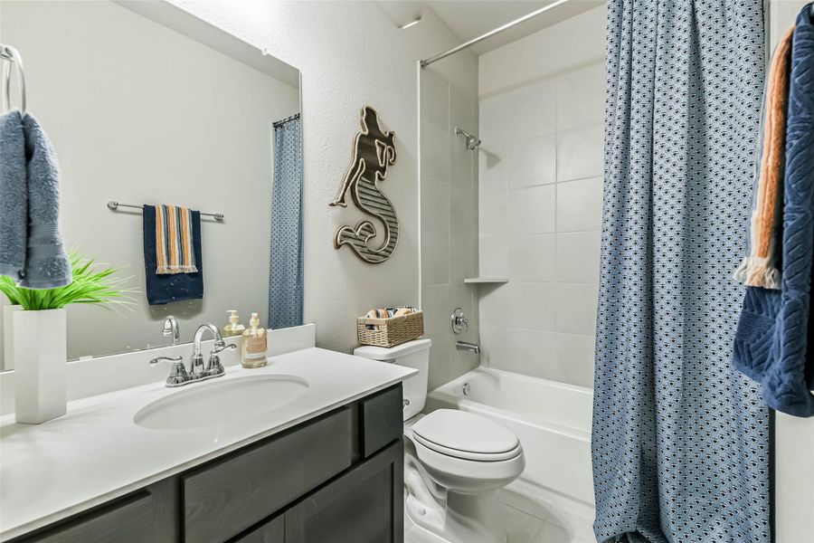 Furnished interior view inside a new home in Escondido 45', Magnolia (Image 27).