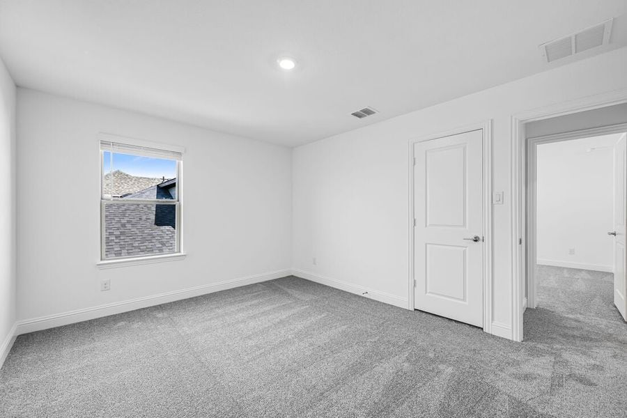 Representative unfurnished interior of a home built from the Lunaria by Taylor Morrison in Madero 50s, Fort Worth (Image 24).