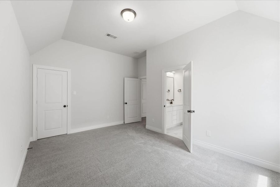 Spacious, unfurnished interior of a new home in Bridgeland 50′, Cypress (Image 39).