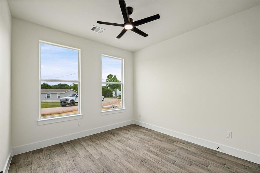 Spacious, unfurnished interior of a new home in , Granbury (Image 23).