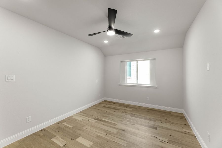 Spacious, unfurnished interior of a new home in Creekview Meadows, Pilot Point (Image 20).