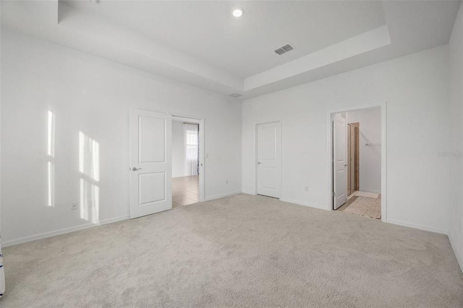 Spacious, unfurnished interior of a new home in Woodcreek, Wesley Chapel (Image 24).