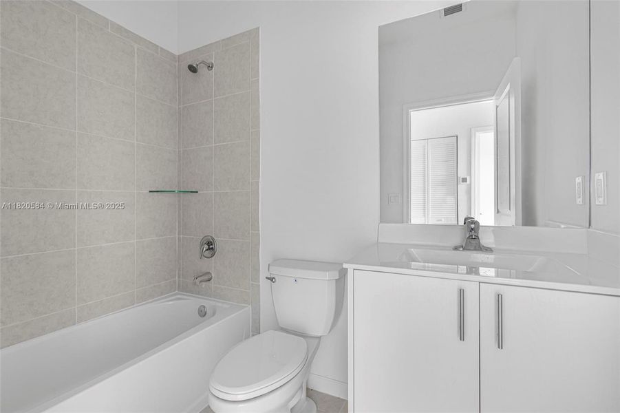 Furnished interior view inside a new home in Cedar Pointe: Cypress Collection, Homestead (Image 9). Furnished interior view inside a new home in Cedar Pointe: Cypress Collection, Homestead (Image 9).