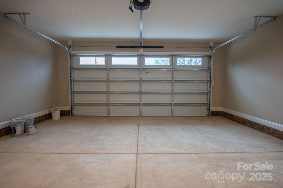 Spacious, unfurnished interior of a new home in , Lincolnton (Image 28).