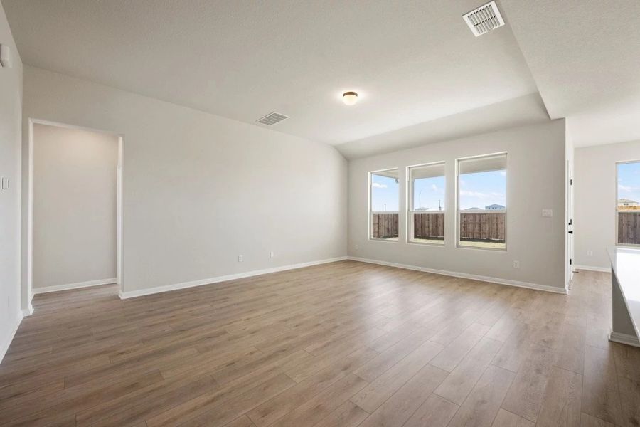 Spacious, unfurnished interior of a new home in Willow Springs, Buda (Image 37).