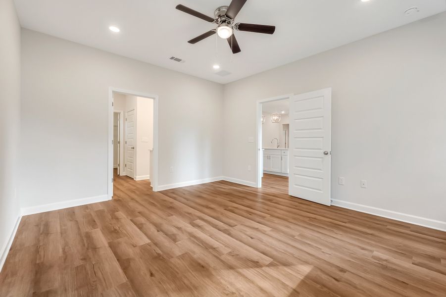 Spacious, unfurnished interior of a new home in Southern Charm, Crestview (Image 25).