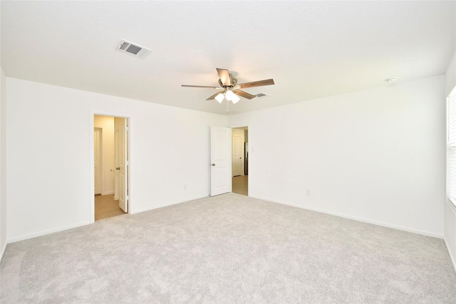 Spacious, unfurnished interior of a new home in Grand Oaks Reserve, Cleveland (Image 18). Spacious, unfurnished interior of a new home in Grand Oaks Reserve, Cleveland (Image 18).