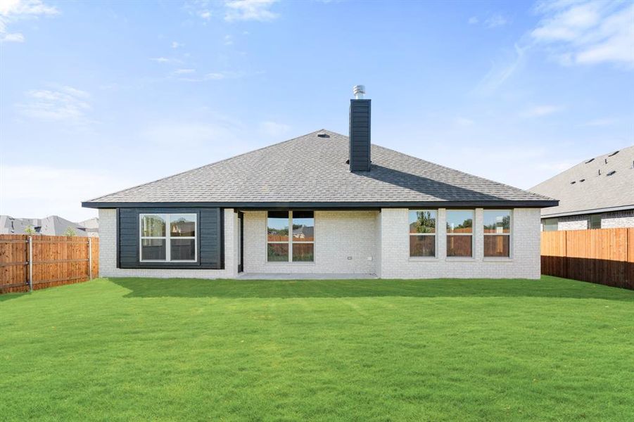 Exterior details and patio area of a home in The Retreat at North Grove 60, Waxahachie (Image 4). Exterior details and patio area of a home in The Retreat at North Grove 60, Waxahachie (Image 4).