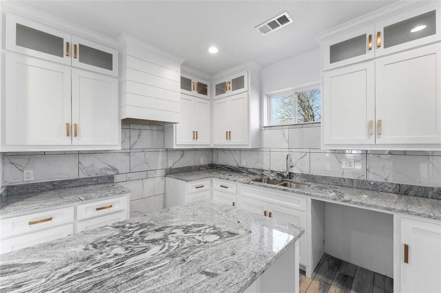 Furnished interior view inside a new home in , Dallas (Image 11).