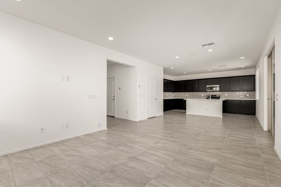 Spacious, unfurnished interior of a new home in Elara at Moonlight, Maricopa (Image 6).