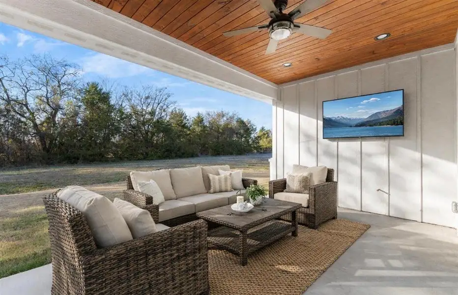 Exterior details and patio area of a home in , Caddo Mills (Image 4).
