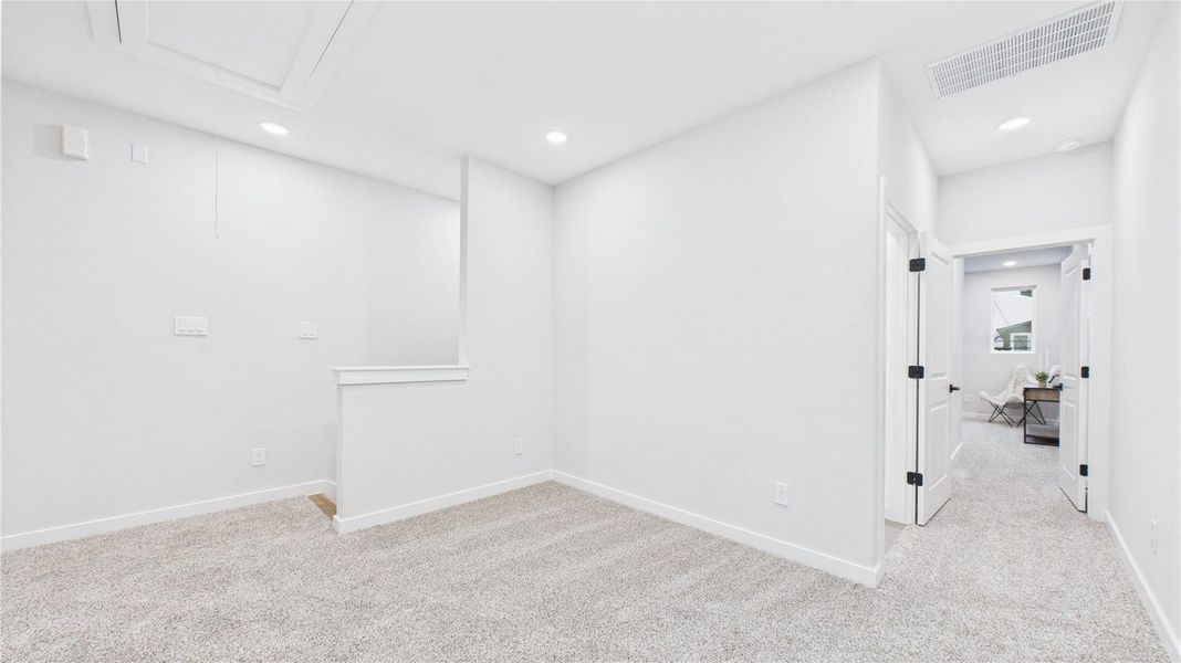 Spacious, unfurnished interior of a new home in , Houston (Image 25).
