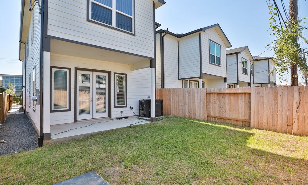 Exterior details and patio area of a home in Independence Heights, Houston (Image 3). Exterior details and patio area of a home in Independence Heights, Houston (Image 3).