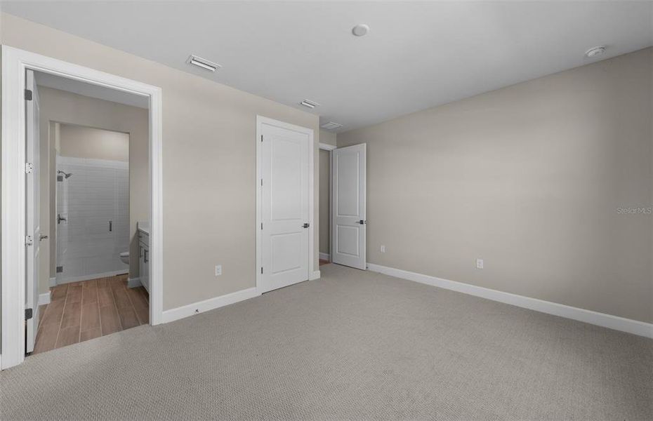 Spacious, unfurnished interior of a new home in Arbor Oaks, North Port (Image 22).