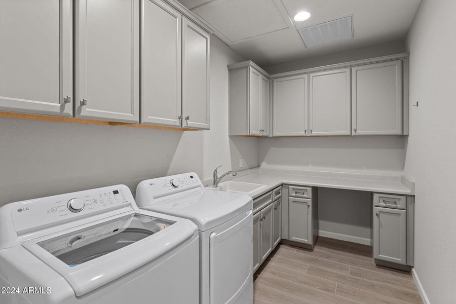 Laundry room with smart space