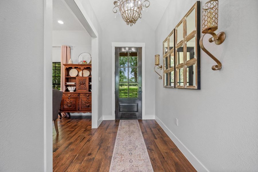 Furnished interior view inside a new home in , Anahuac (Image 25).