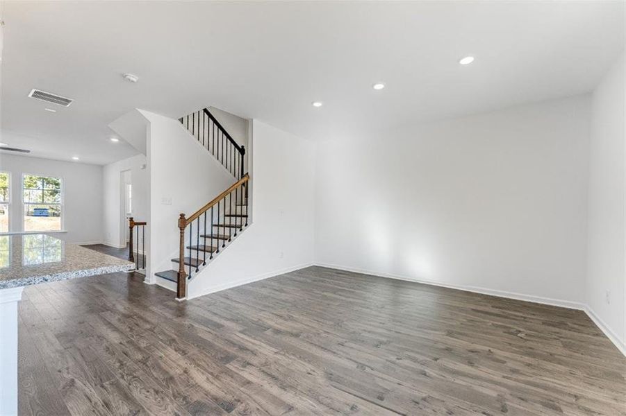 Spacious, unfurnished interior of a new home in Auburn Glen, Dacula (Image 16).
