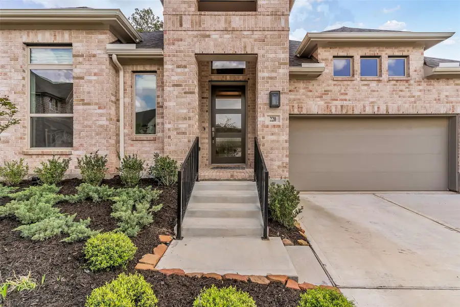 Welcome to 220 Nirnroot Ct. in Woodforest