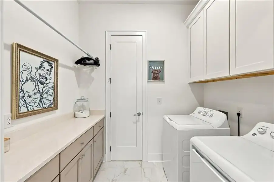Furnished interior view inside a new home in The Retreat at Sterling on the Lake 48', Flowery Branch (Image 42).