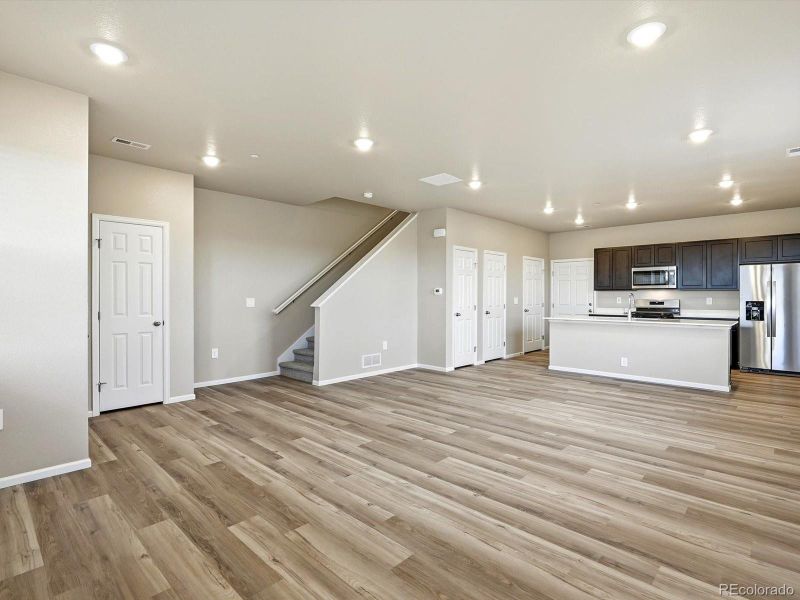 Spacious, unfurnished interior of a new home in , Aurora (Image 15).