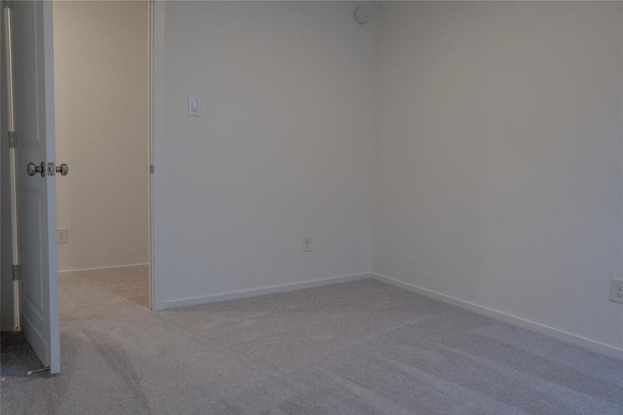 Spacious, unfurnished interior of a new home in Tavola, New Caney (Image 17).