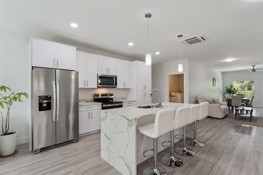 Furnished interior view inside a new home in , Orlando (Image 7).