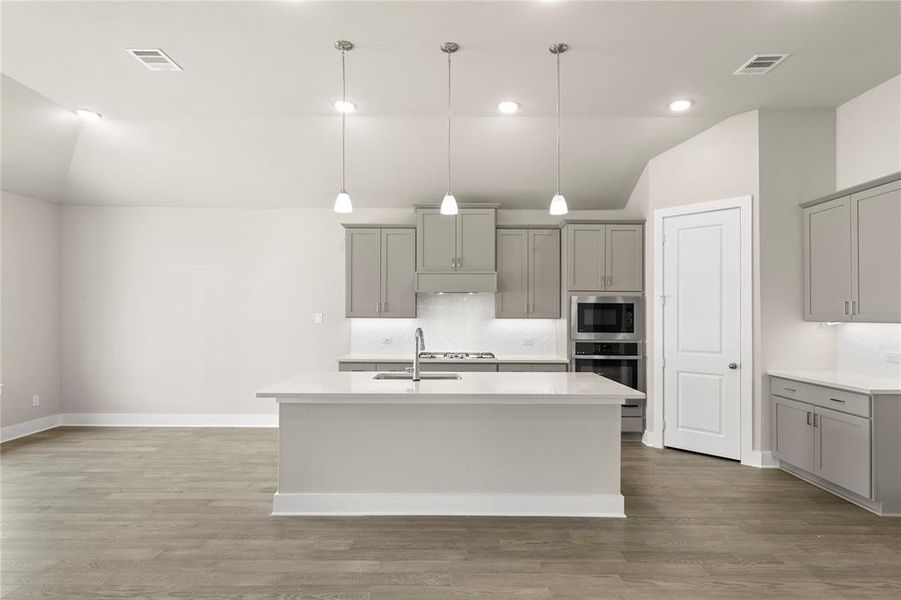 13. 2900 Barbary - Kitchen 13. 2900 Barbary - Kitchen