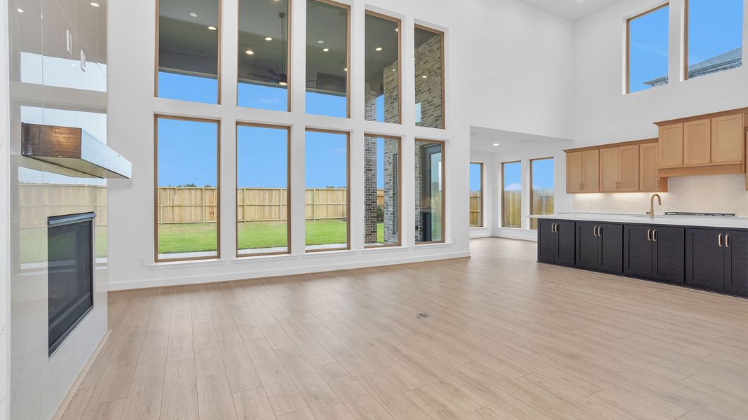 Spacious, unfurnished interior of a new home in Legacy Prairie at Katy Court, Katy (Image 7).
