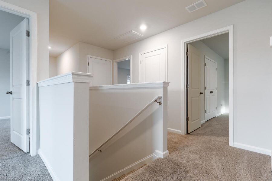 Spacious, unfurnished interior of a new home in , Summerville (Image 23).