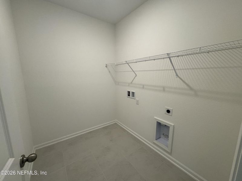Spacious, unfurnished interior of a new home in Hyland Trail, Green Cove Springs (Image 14).