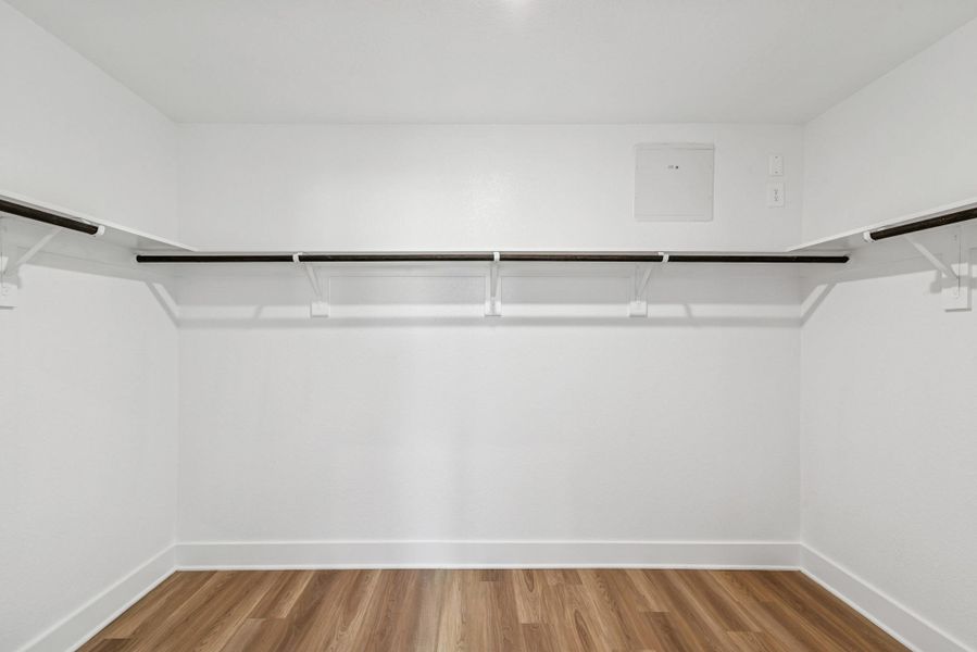 Spacious, unfurnished interior of a new home in Lone Star Landing, Montgomery (Image 13).