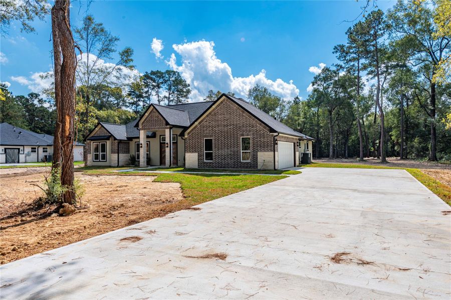Exterior details and patio area of a home in , Dayton (Image 2). Exterior details and patio area of a home in , Dayton (Image 2).