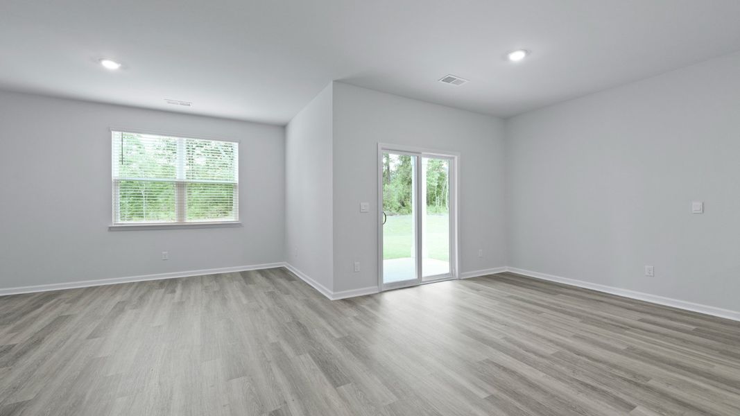 Spacious, unfurnished interior of a new home in Gates Village, Lugoff (Image 13).