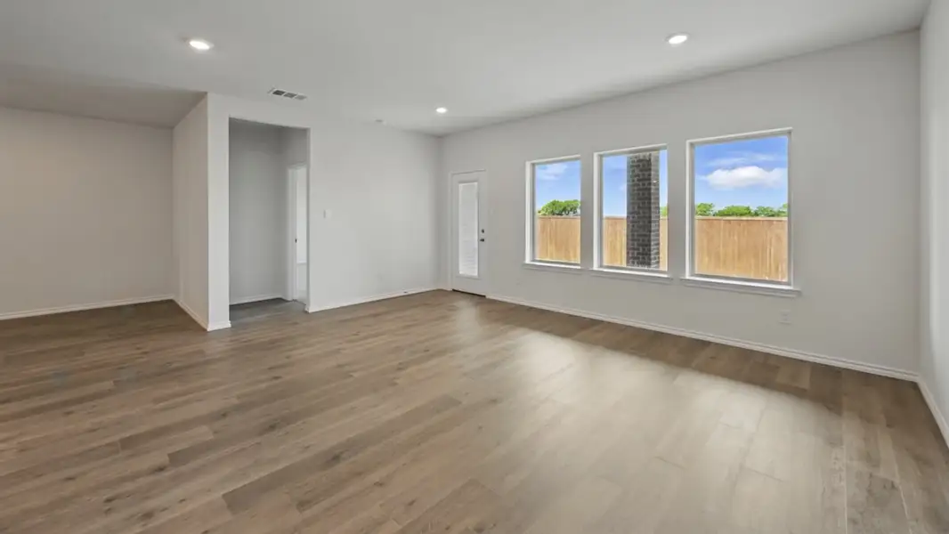 Spacious, unfurnished interior of a new home in Frontier Pointe, Princeton (Image 5).