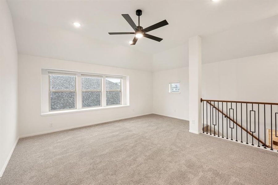 Spacious, unfurnished interior of a new home in Villages of Hurricane Creek, Anna (Image 36).