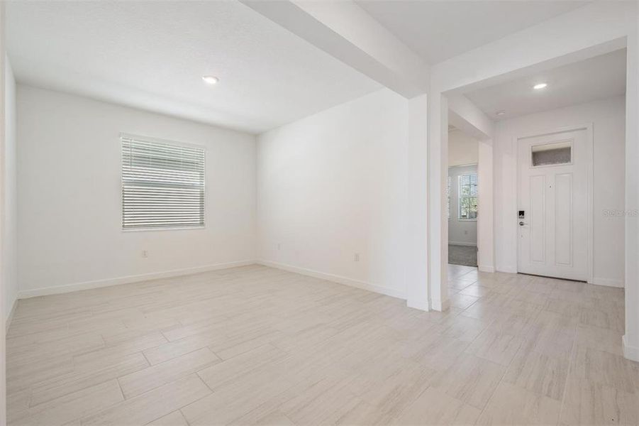 Spacious, unfurnished interior of a new home in , San Antonio (Image 36).
