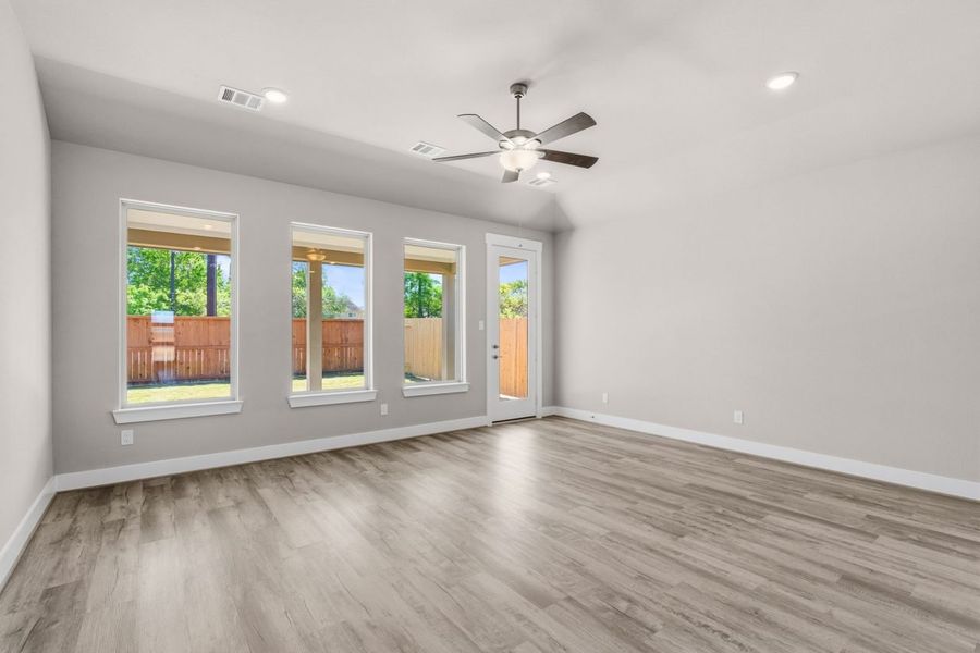Spacious, unfurnished interior of a new home in Trinity Grove, Spring (Image 10).