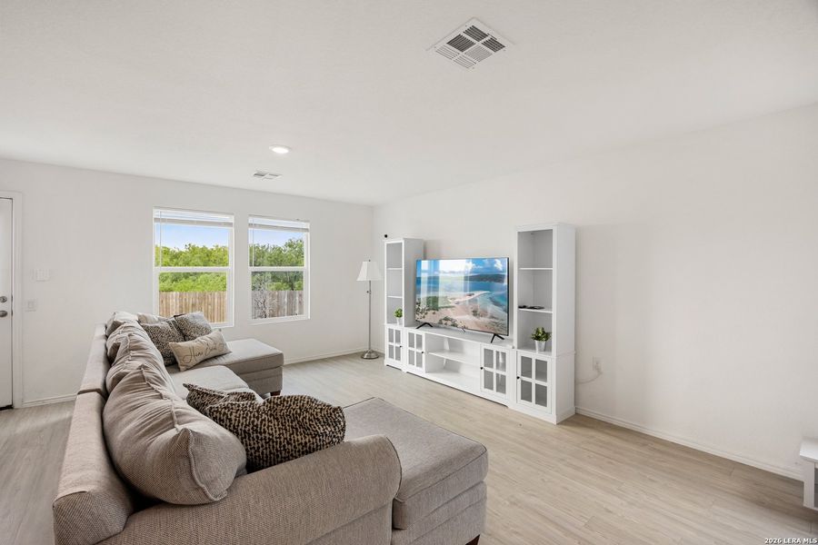 Furnished interior view inside a new home in Mission del Lago, San Antonio (Image 7).