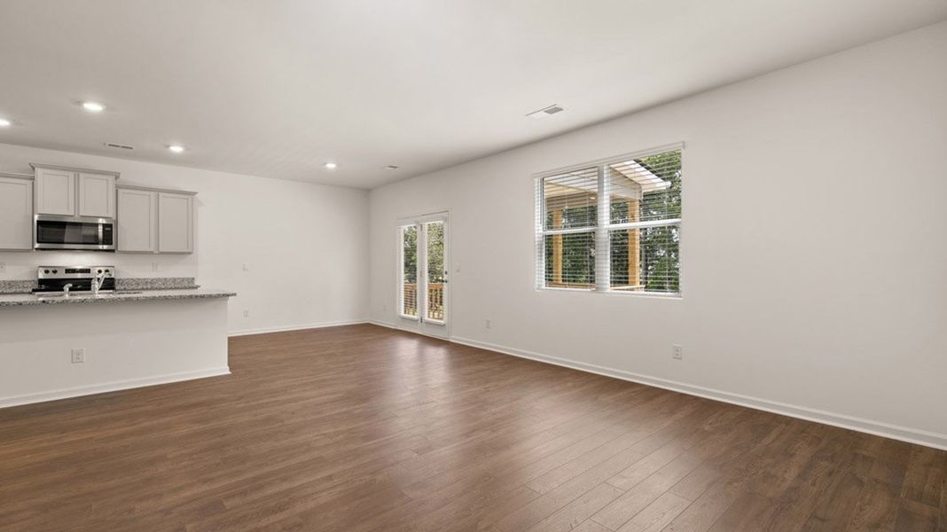 Spacious, unfurnished interior of a new home in Captain's Corner, Grovetown (Image 17).
