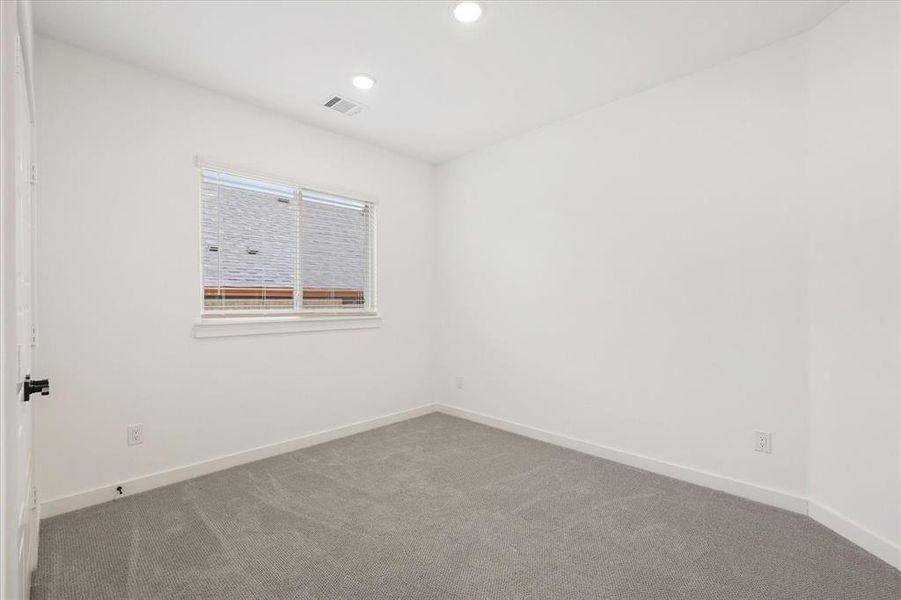 Spacious, unfurnished interior of a new home in Talon Hills, Saginaw (Image 11).