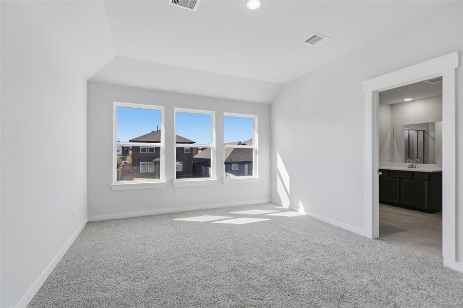 Spacious, unfurnished interior of a new home in Colony at Pinehurst, Pinehurst (Image 21).