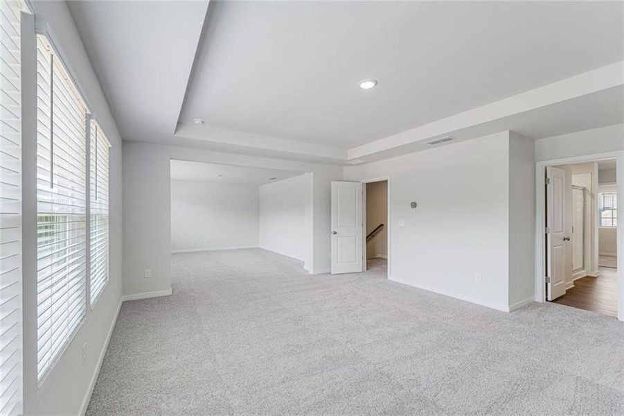 Spacious, unfurnished interior of a new home in Parkview Estates, South Fulton (Image 17).