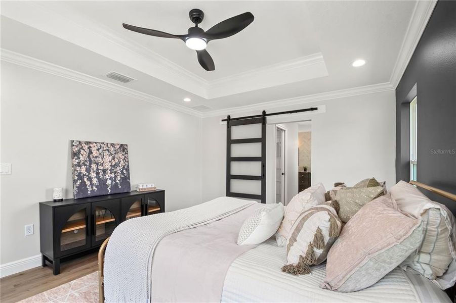 Furnished interior view inside a new home in , Dunnellon (Image 28).