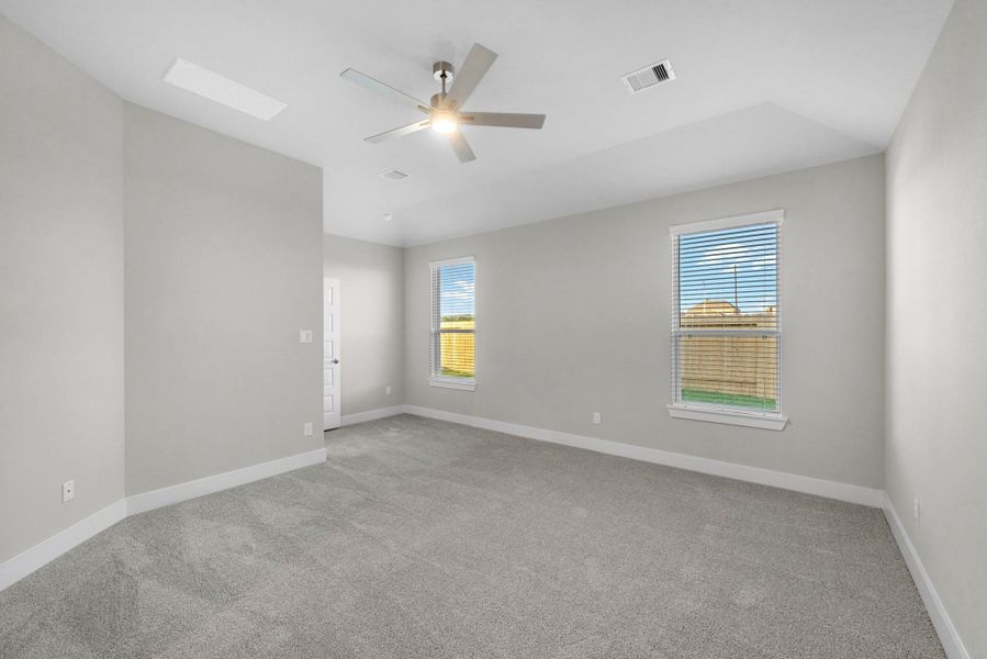 Spacious, unfurnished interior of a new home in Briarwood Crossing, Rosenberg (Image 23).