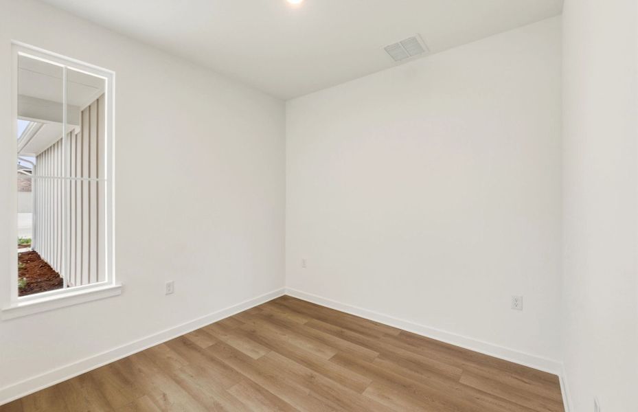 Spacious, unfurnished interior of a new home in Sun City Texas, Georgetown (Image 28).