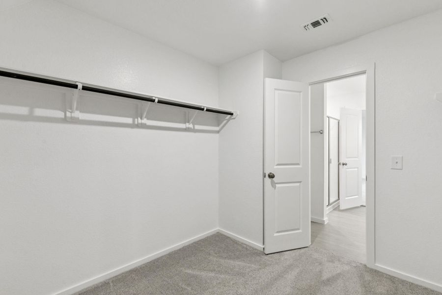 Spacious, unfurnished interior of a new home in Windcress, Baytown (Image 32).