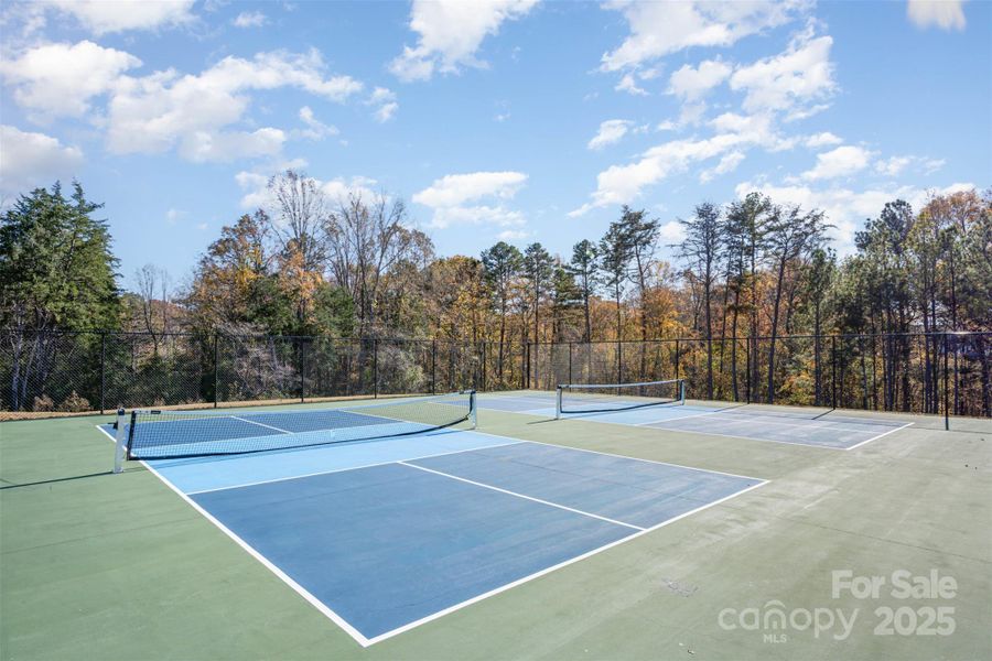 Community amenities in Fergus Crossing, York (Image 32).