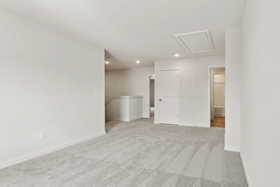 Spacious, unfurnished interior of a new home in Reserve at Gum Springs, Jefferson (Image 20).