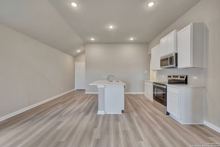 Spacious, unfurnished interior of a new home in Park Place, New Braunfels (Image 23). Spacious, unfurnished interior of a new home in Park Place, New Braunfels (Image 23).